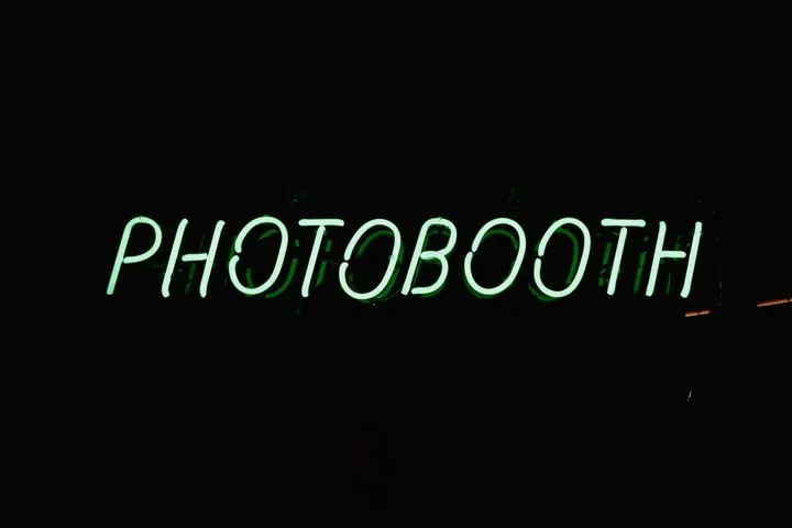 Photobooth feliratú világító tábla